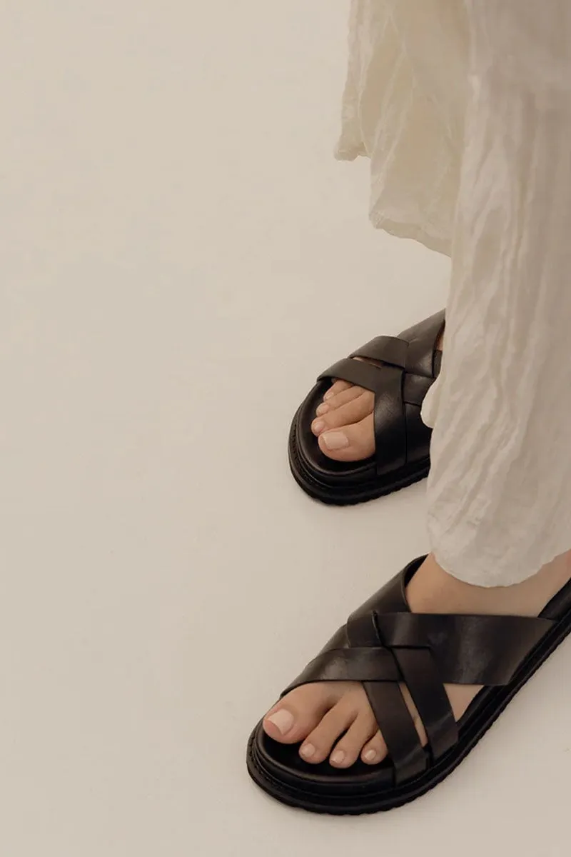 CROSS CUT SLIDE-BLACK